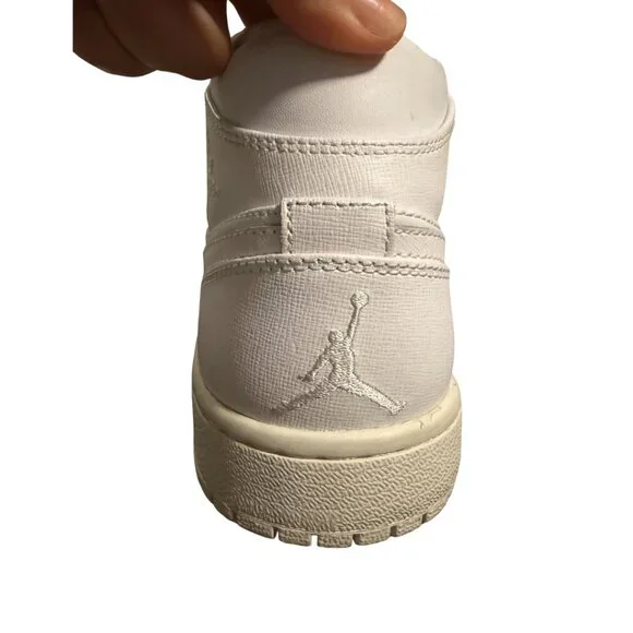 Air Jordan 1 Mid Triple White Men’s 9 | Unworn • No Box • Clean - Picture 6 of 10